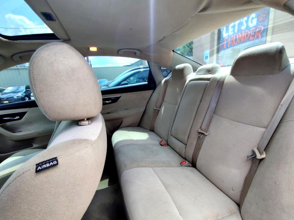2013 Nissan Altima Image 23
