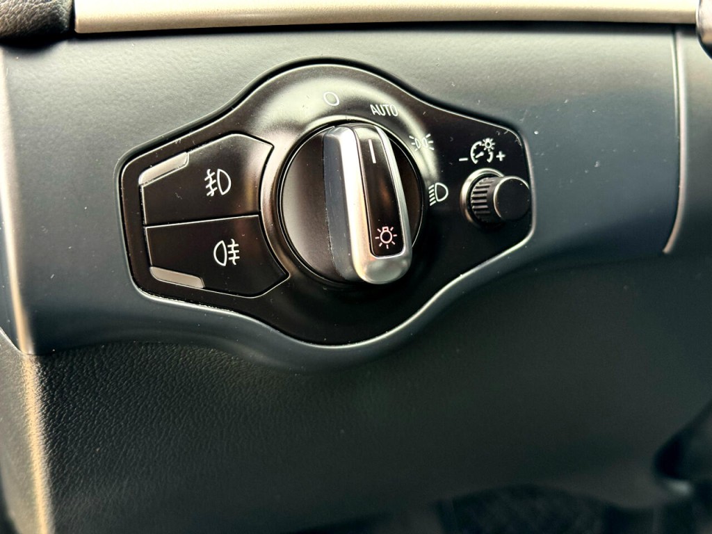 2015 Audi A4 Image 21