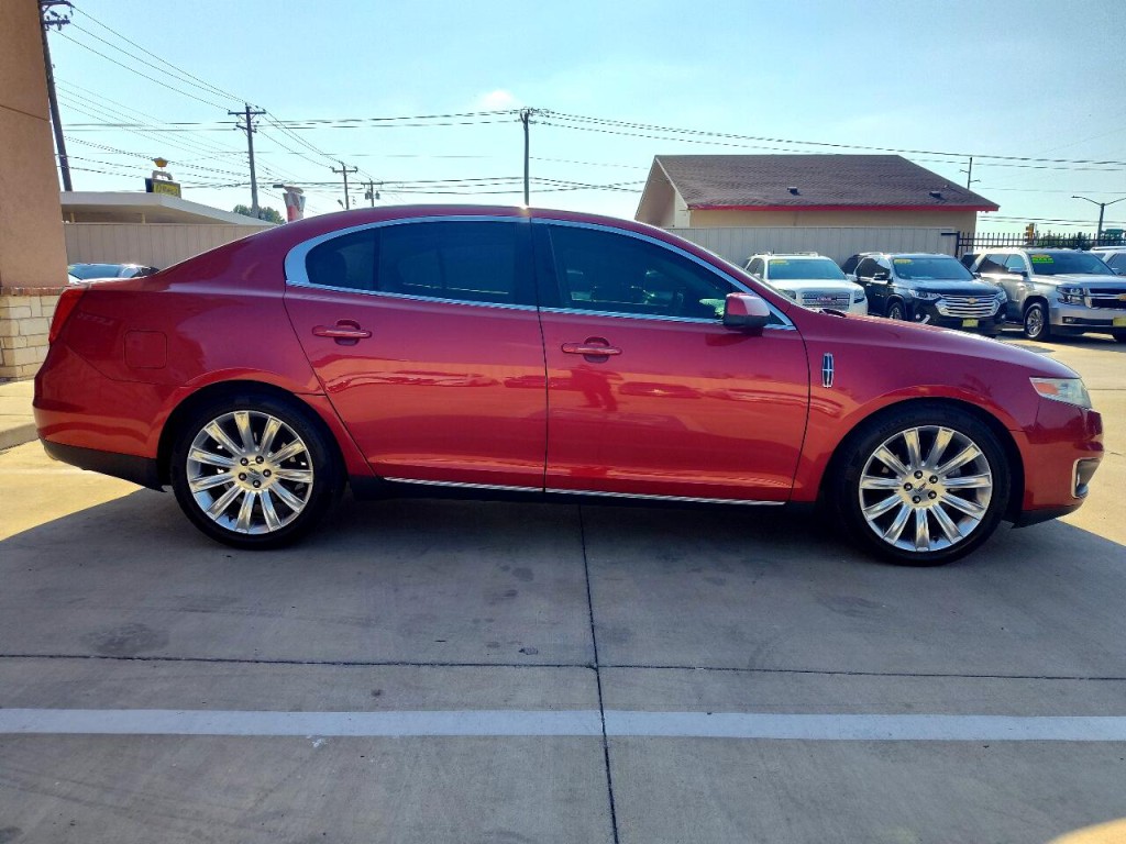 2011 Lincoln MKS Image 4