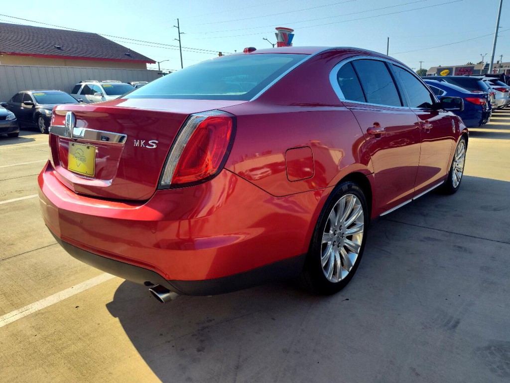 2011 Lincoln MKS Image 5