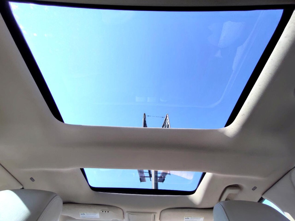 2011 Lincoln MKS Image 26