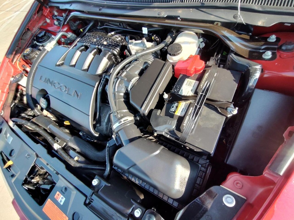 2011 Lincoln MKS Image 44