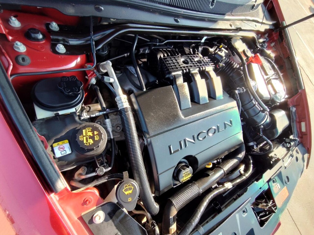 2011 Lincoln MKS Image 45