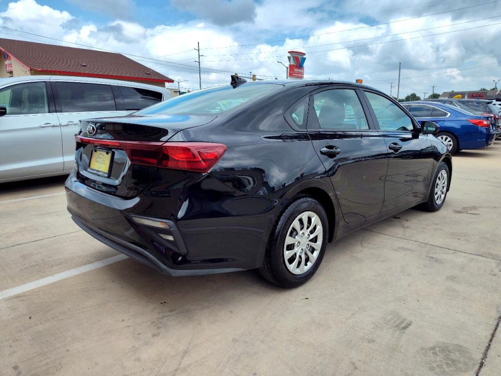 2021 Kia Forte Image 5