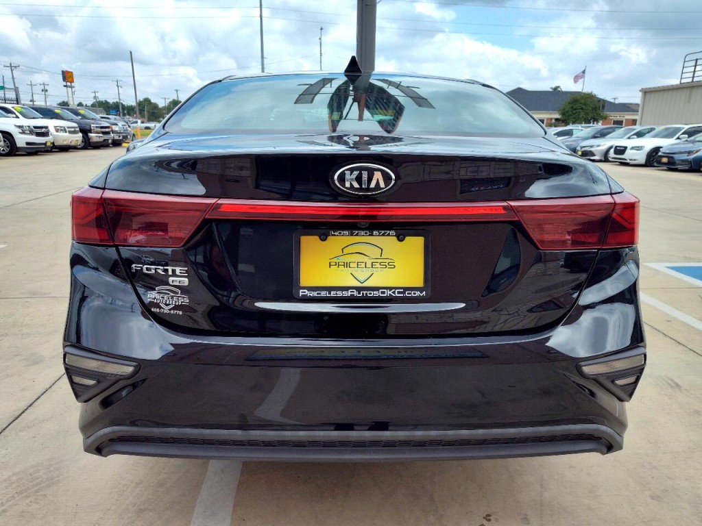 2021 Kia Forte Image 6