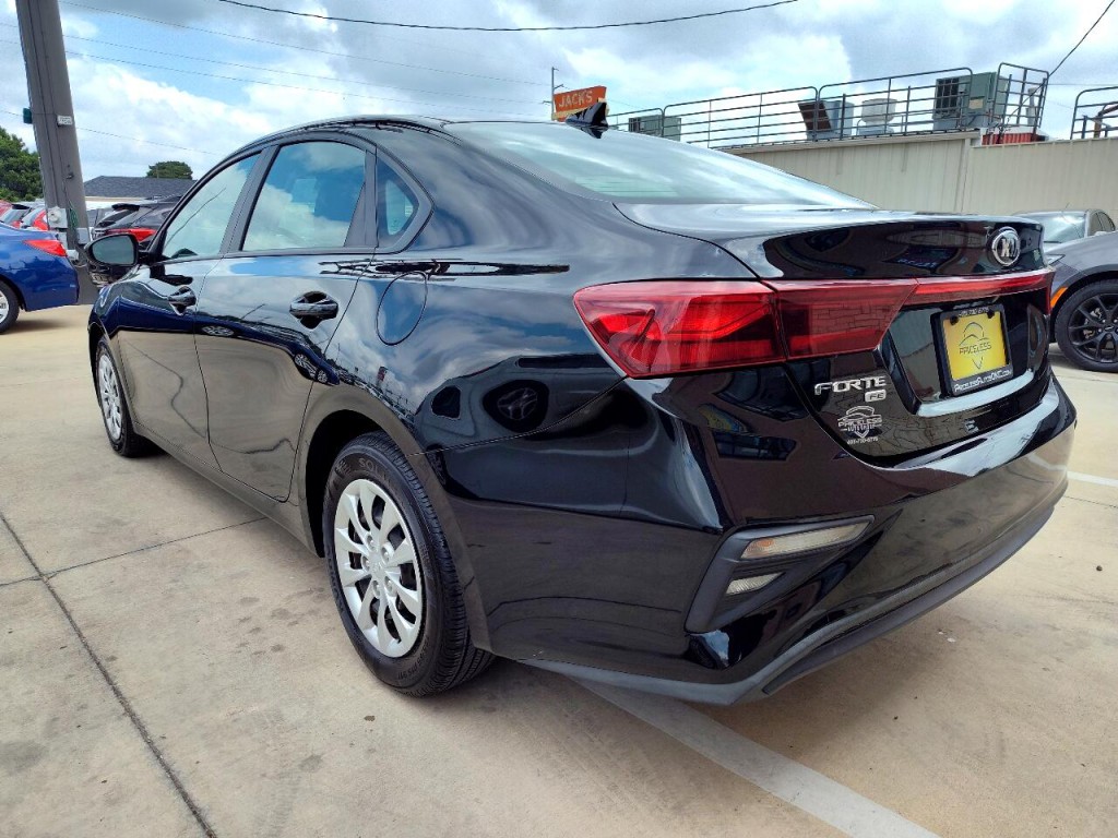 2021 Kia Forte Image 7