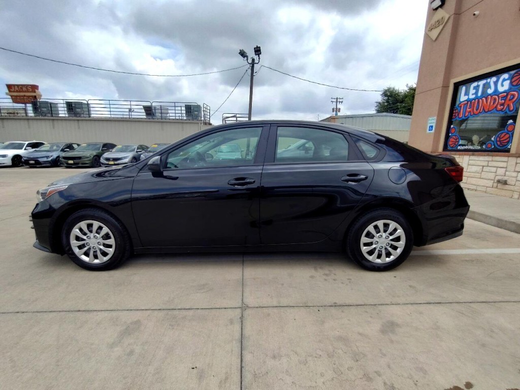 2021 Kia Forte Image 8