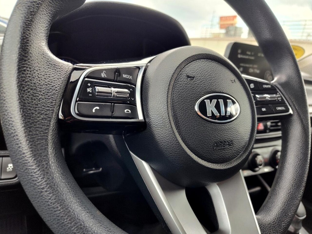 2021 Kia Forte Image 16