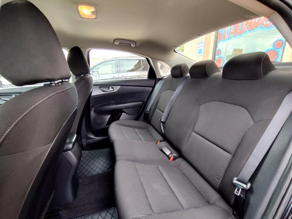 2021 Kia Forte Image 28