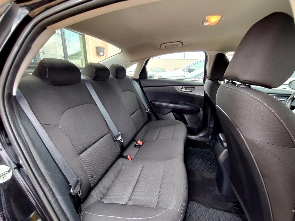 2021 Kia Forte Image 35