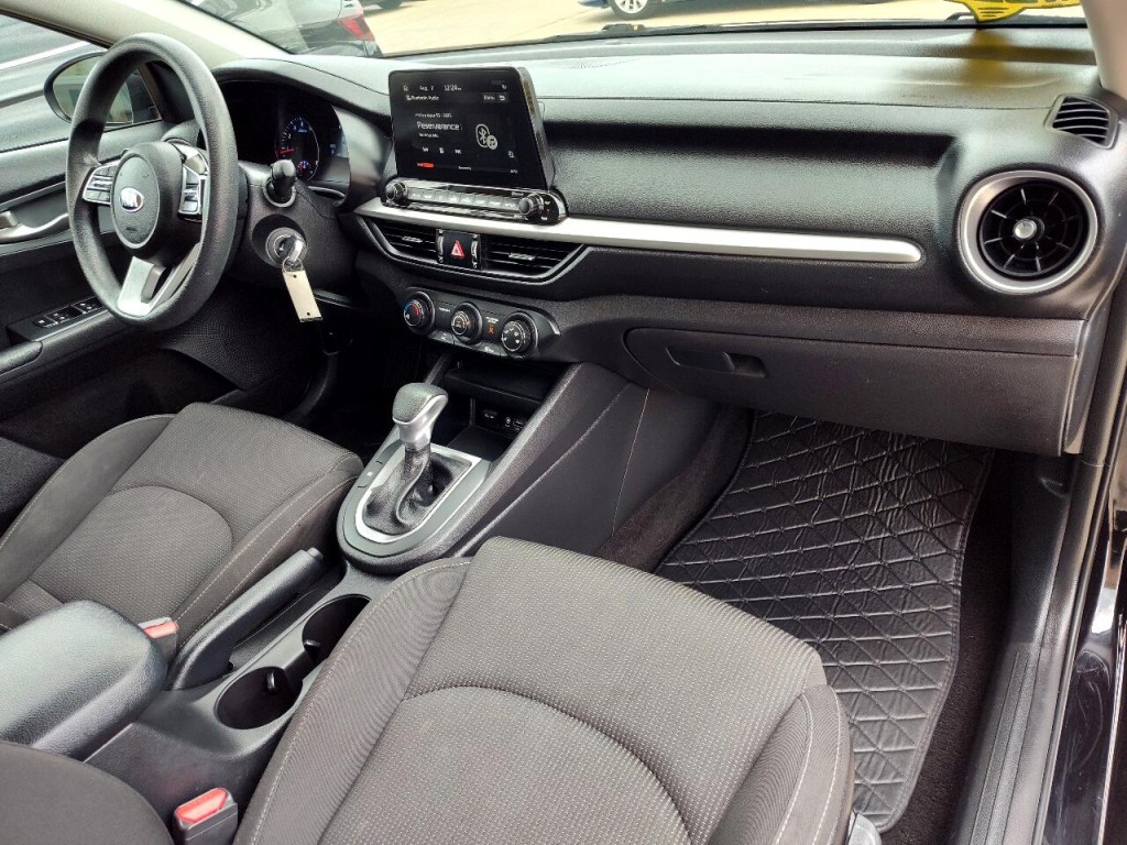 2021 Kia Forte Image 37