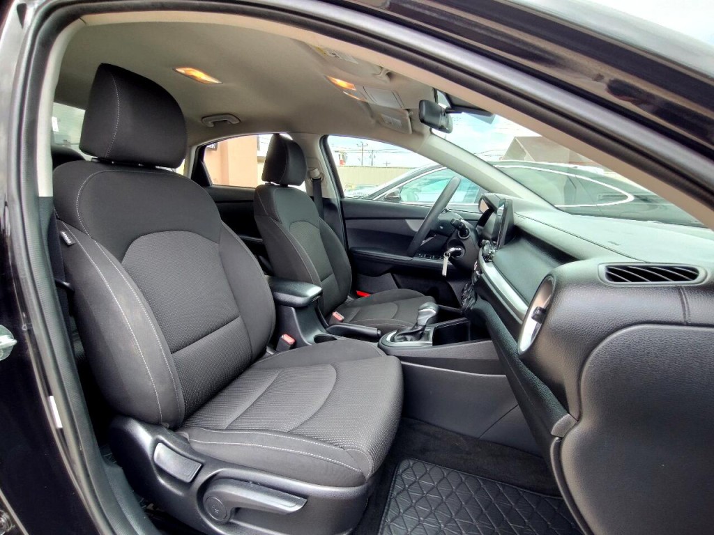 2021 Kia Forte Image 38