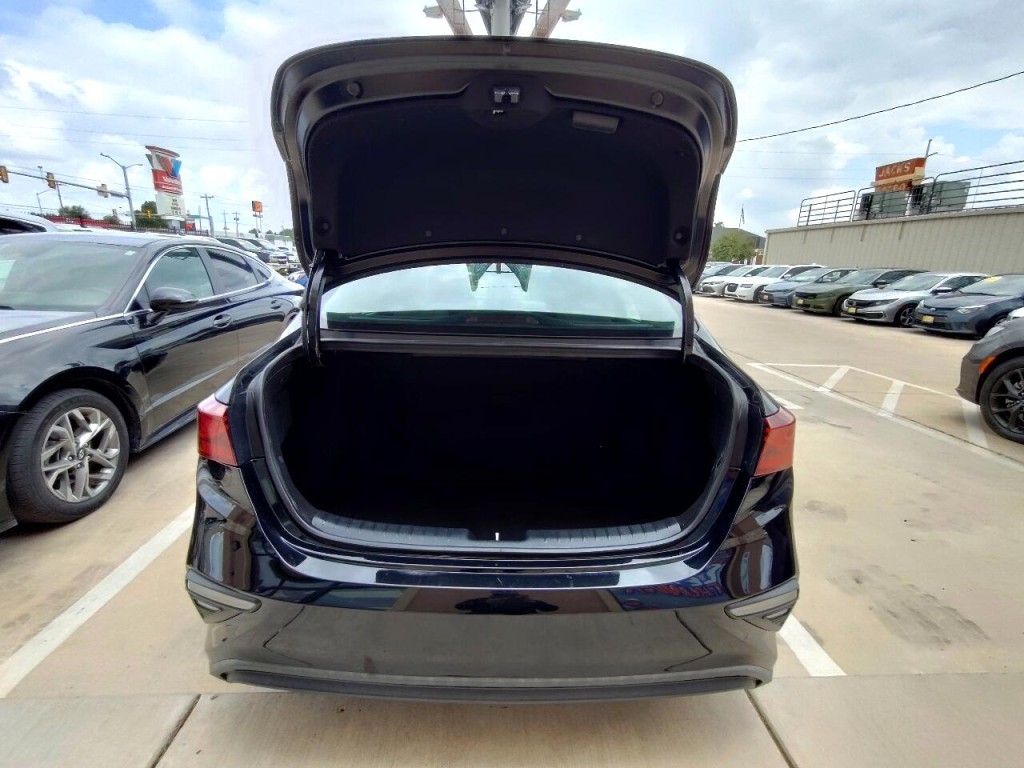 2021 Kia Forte Image 39