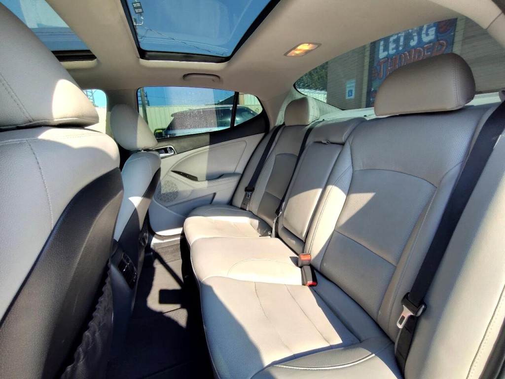 2015 Kia Optima Image 24