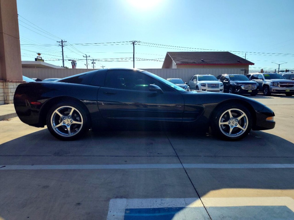 2001 Chevrolet Corvette Image 4
