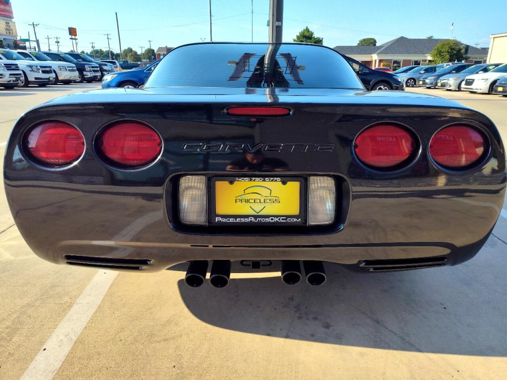 2001 Chevrolet Corvette Image 6