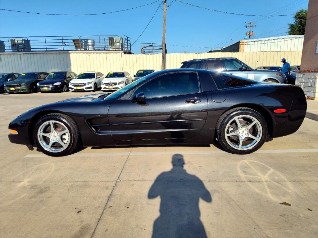 2001 Chevrolet Corvette Image 8