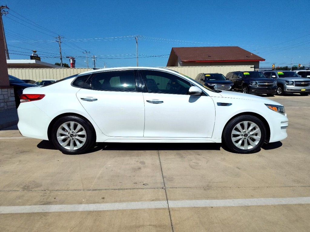 2018 Kia Optima Image 4
