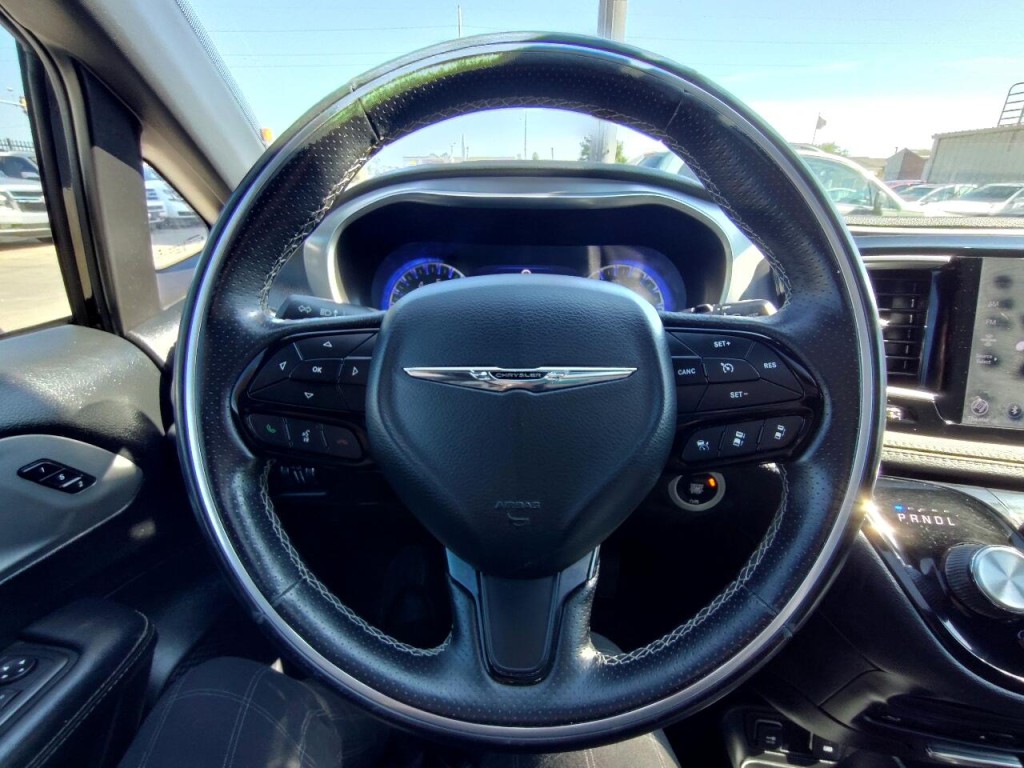 2018 Chrysler Pacifica Image 18