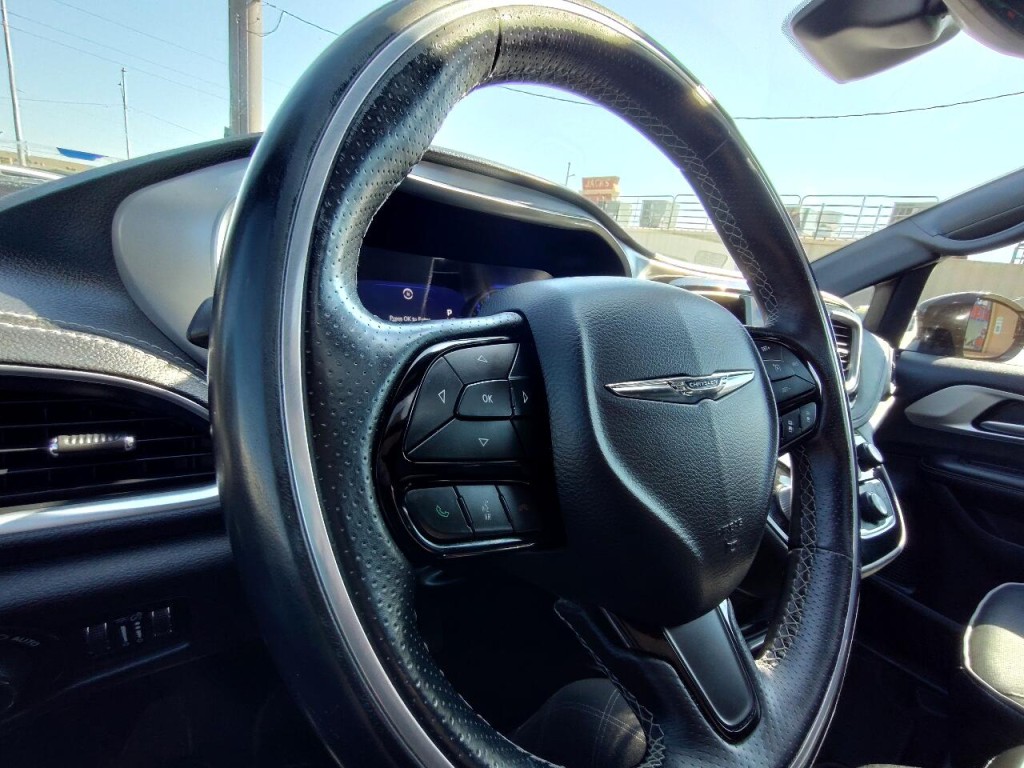 2018 Chrysler Pacifica Image 19