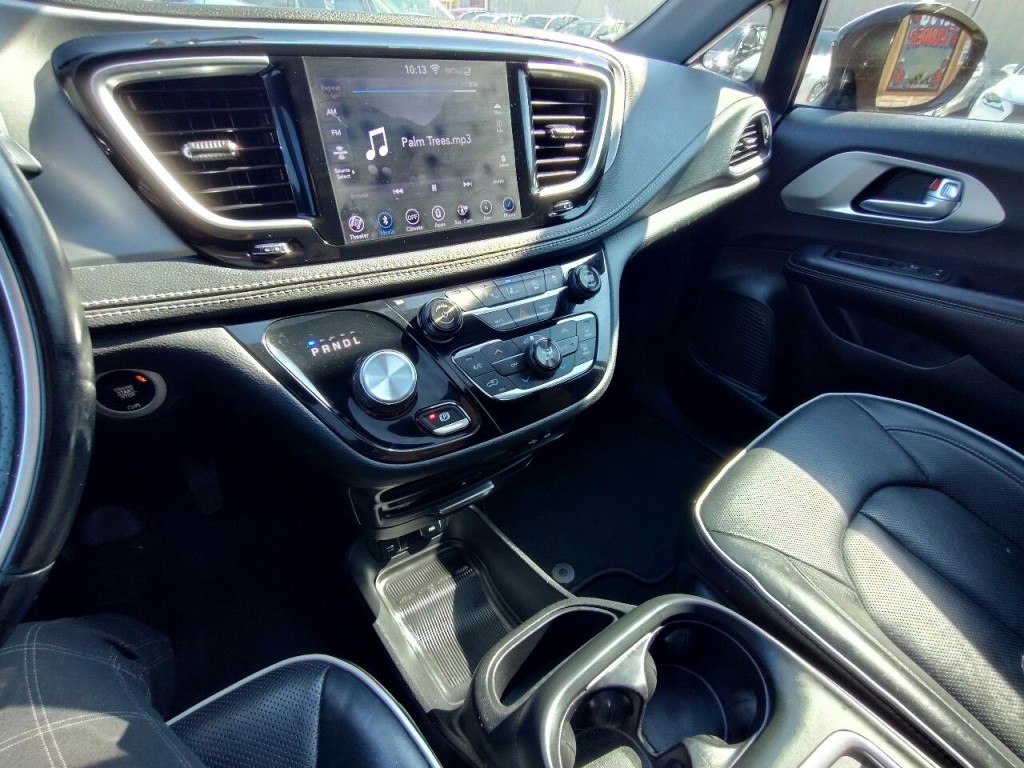 2018 Chrysler Pacifica Image 22