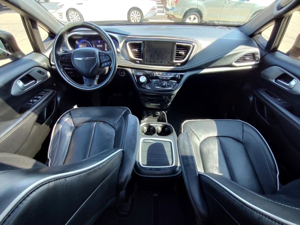 2018 Chrysler Pacifica Image 31