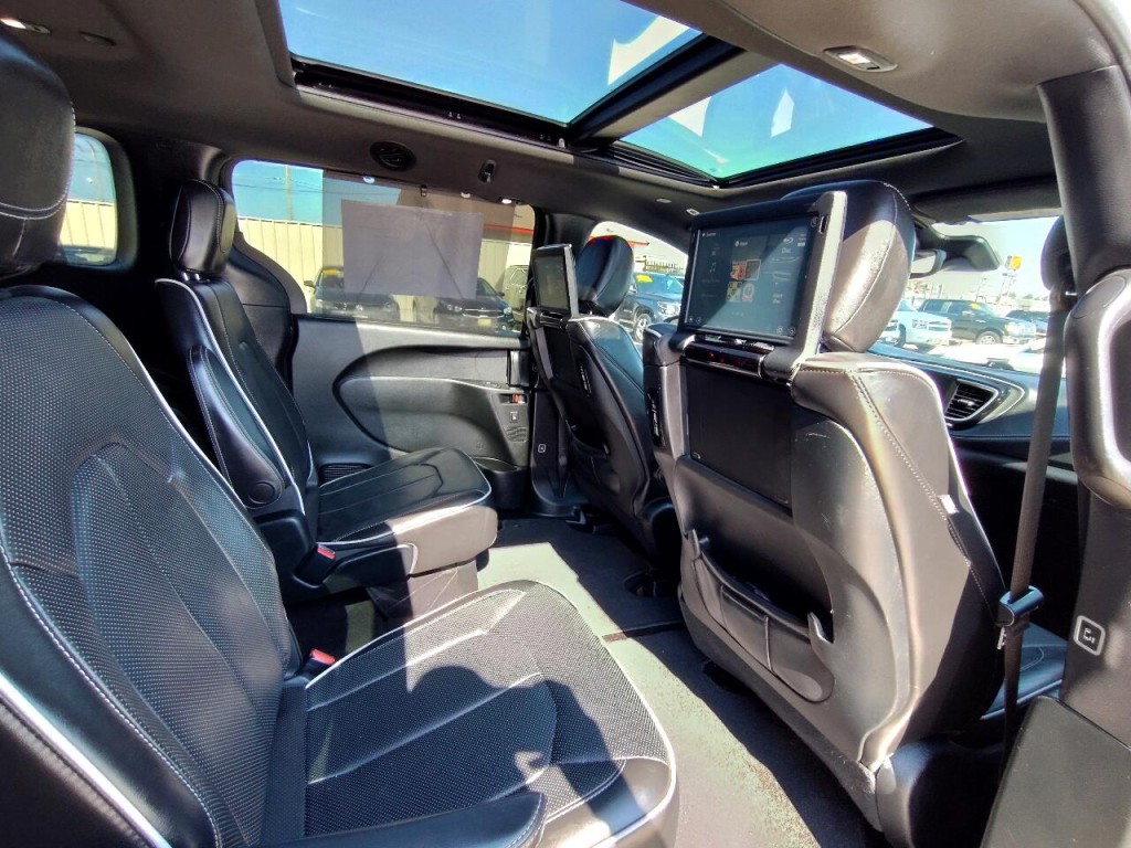 2018 Chrysler Pacifica Image 40