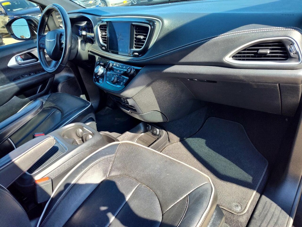 2018 Chrysler Pacifica Image 43