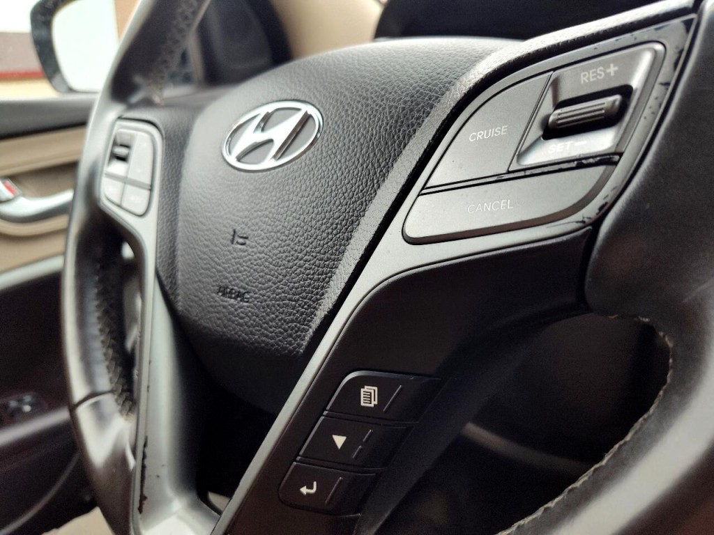 2018 Hyundai Santa Fe Image 17