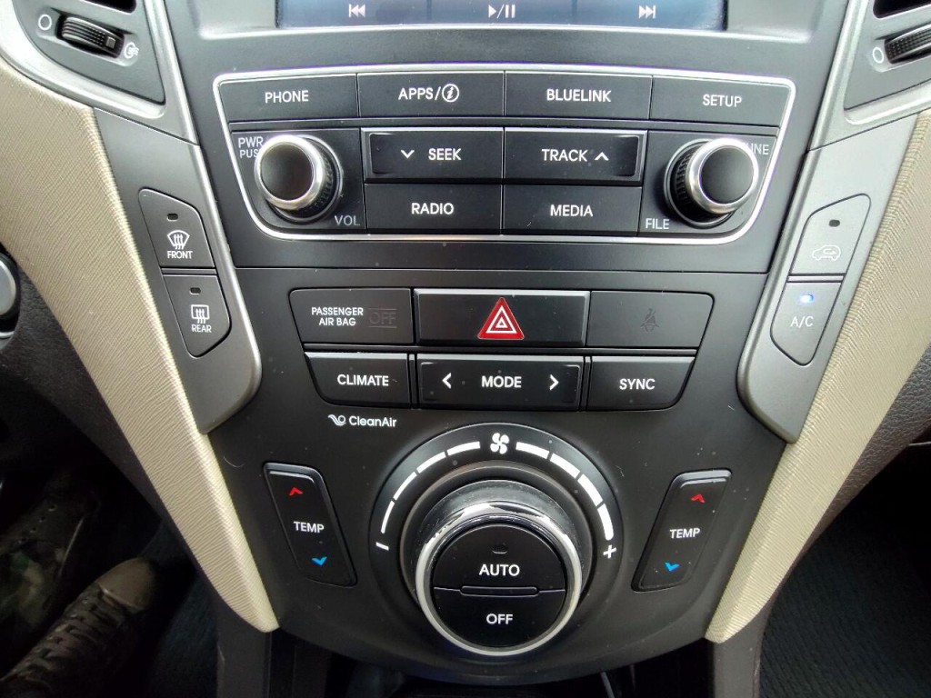 2018 Hyundai Santa Fe Image 22