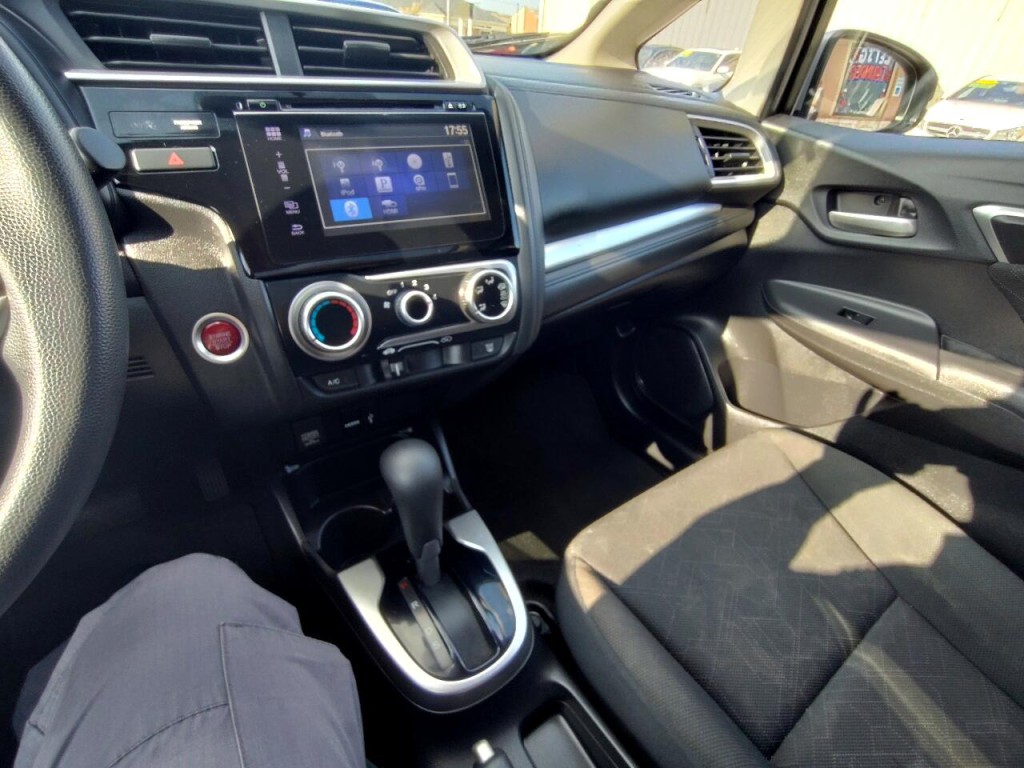 2016 Honda Fit Image 19
