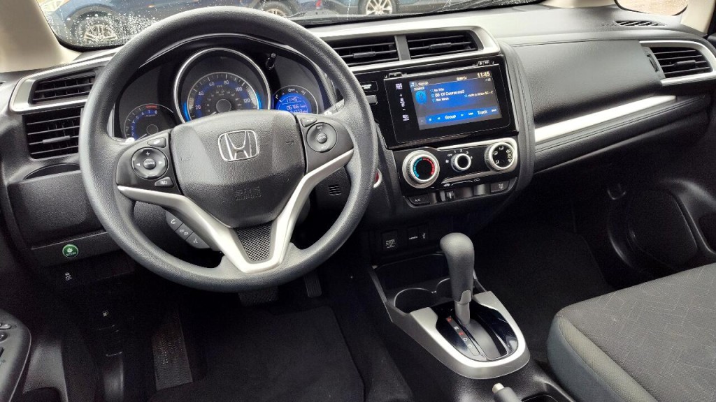 2016 Honda Fit Image 30