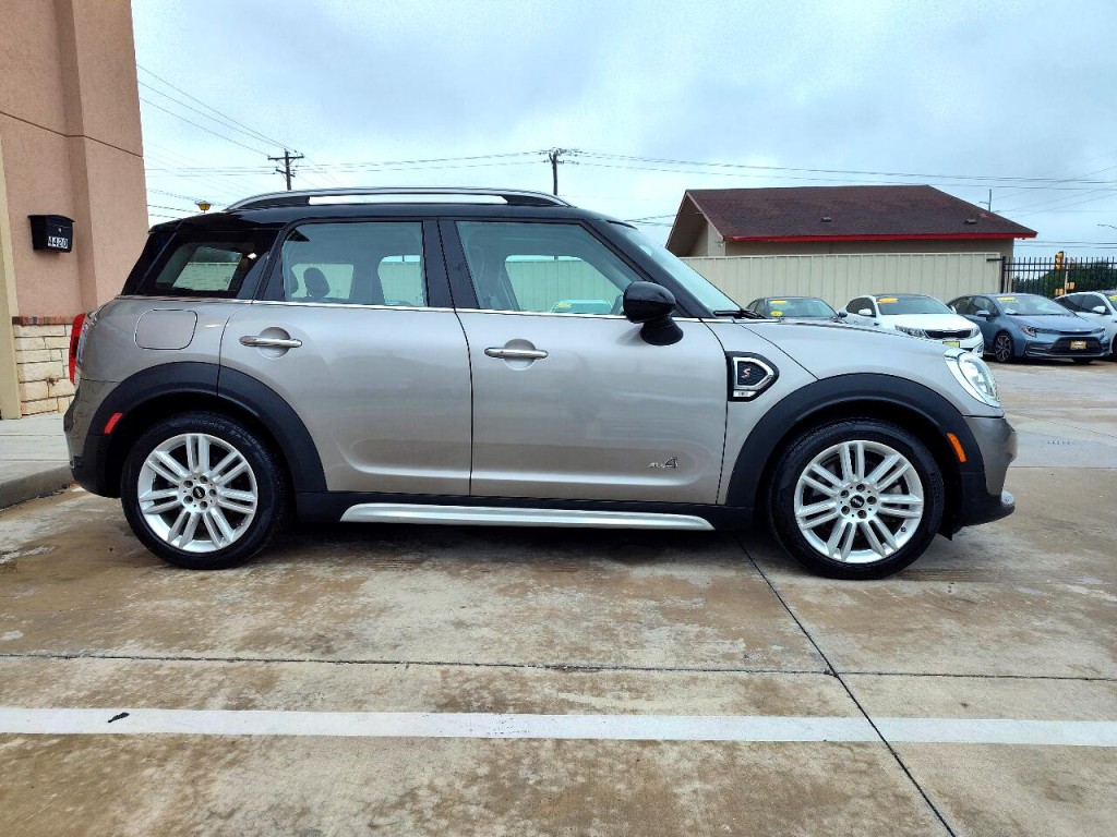 2018 MINI Countryman Image 4