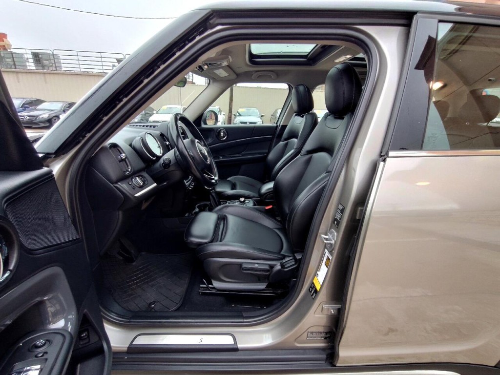 2018 MINI Countryman Image 12