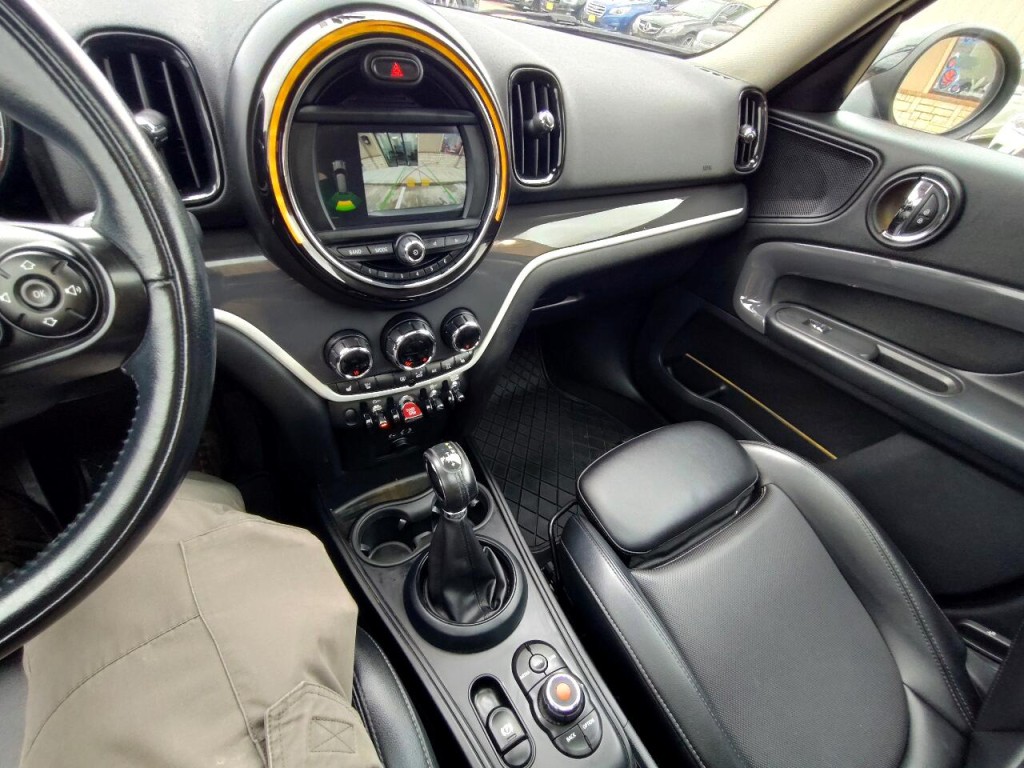 2018 MINI Countryman Image 19