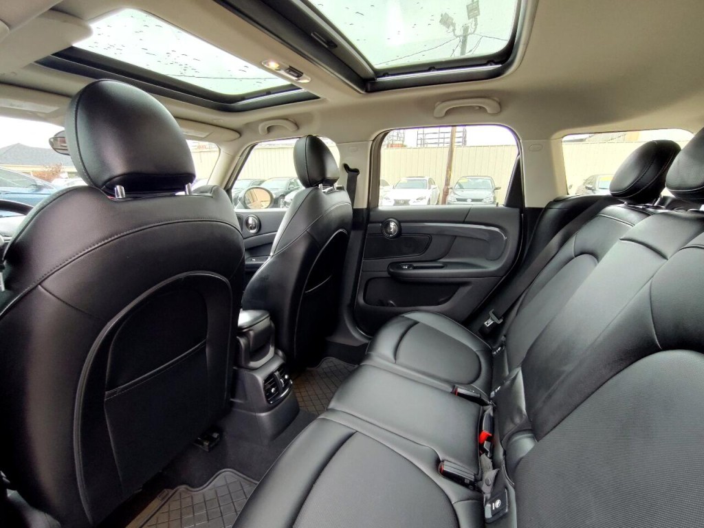 2018 MINI Countryman Image 28
