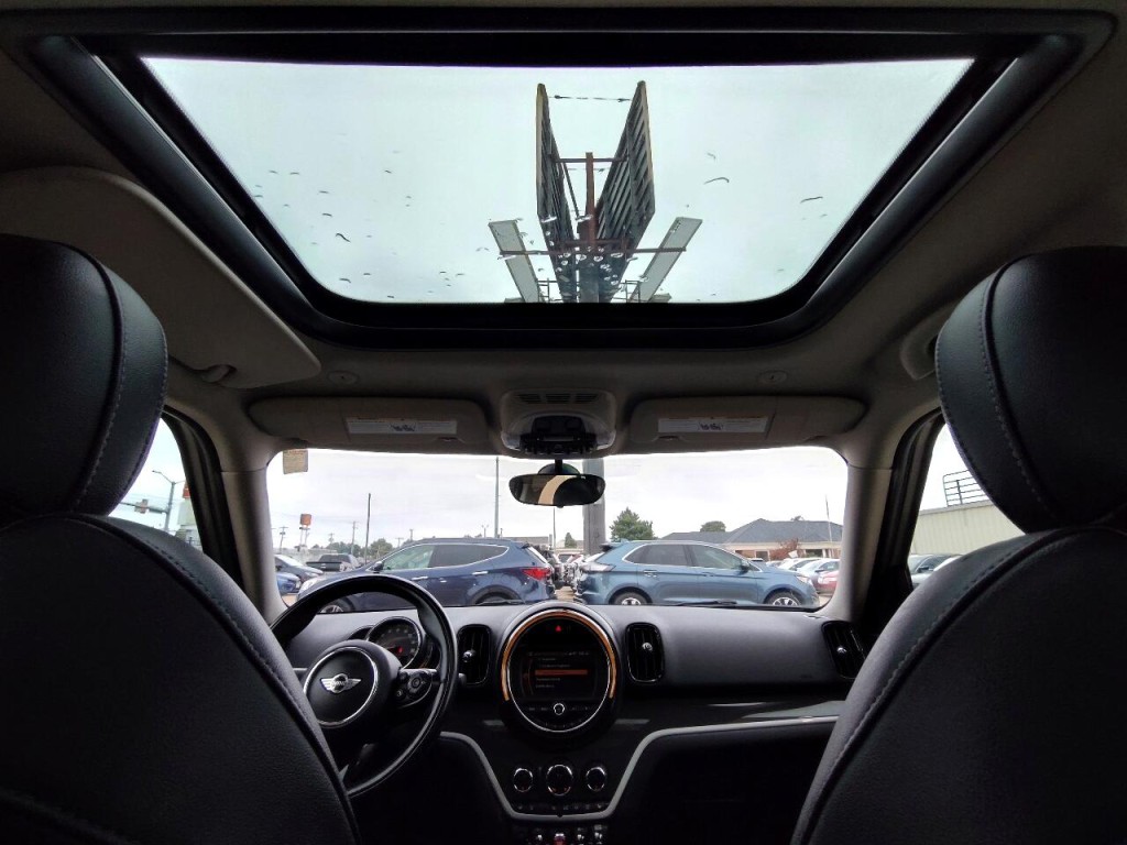 2018 MINI Countryman Image 31