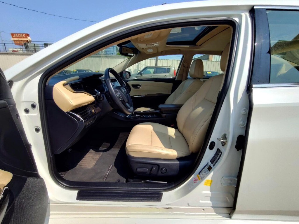 2016 Toyota Avalon Image 11