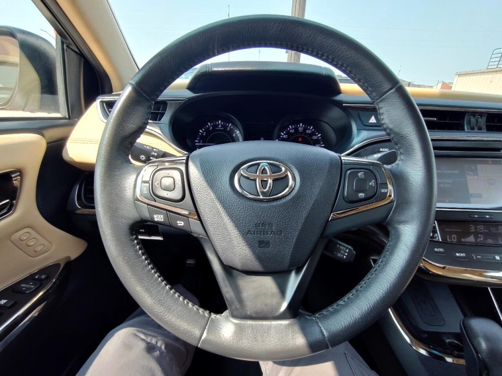 2016 Toyota Avalon Image 14