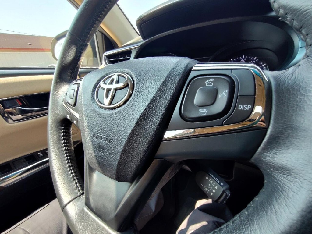 2016 Toyota Avalon Image 17