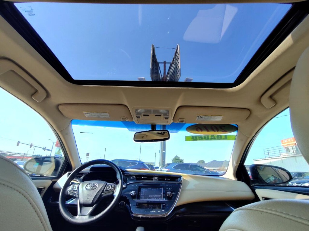 2016 Toyota Avalon Image 29