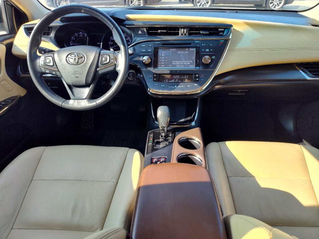 2016 Toyota Avalon Image 32