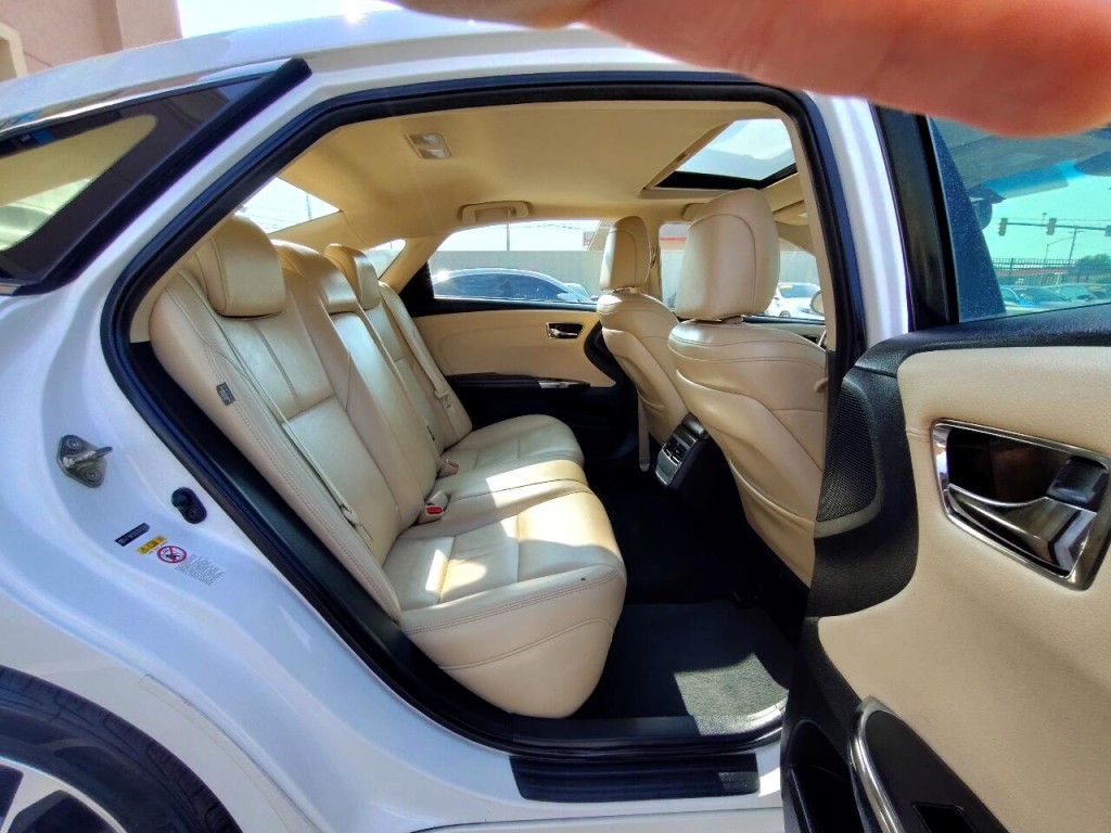 2016 Toyota Avalon Image 33