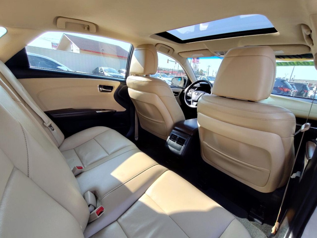 2016 Toyota Avalon Image 34