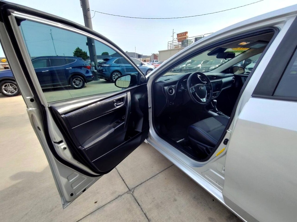 2019 Toyota Corolla Image 12