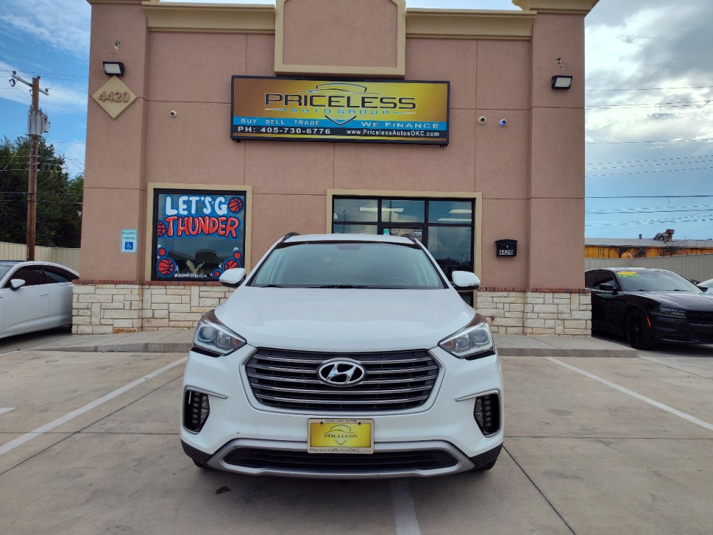 2017 Hyundai Santa Fe Image 2