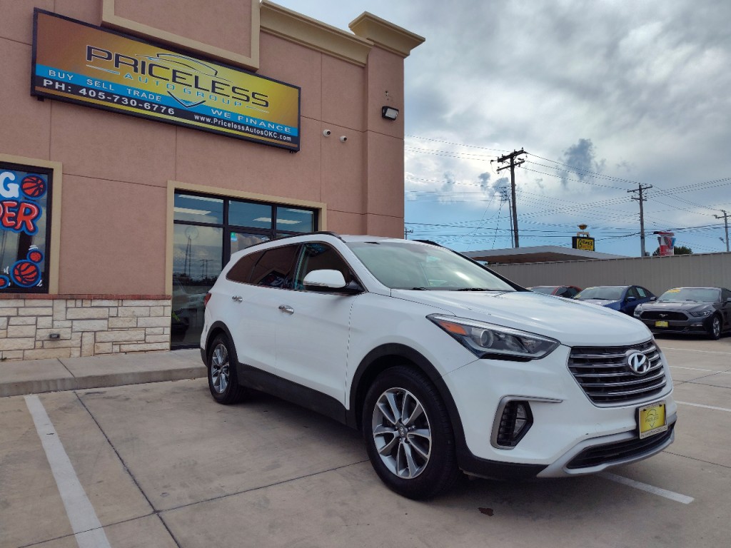 2017 Hyundai Santa Fe Image 3