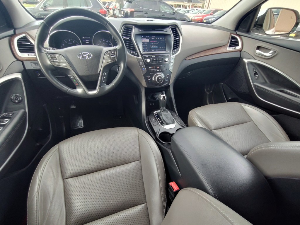 2017 Hyundai Santa Fe Image 30
