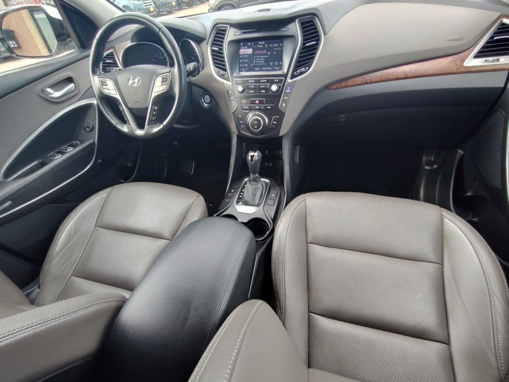 2017 Hyundai Santa Fe Image 31