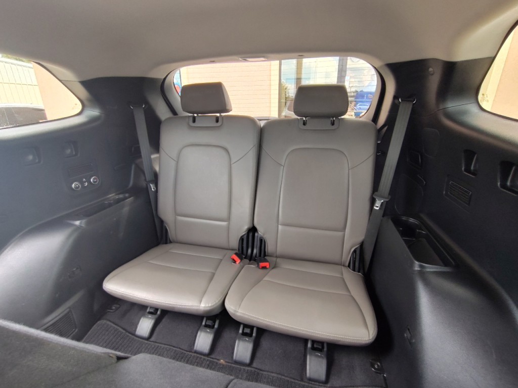 2017 Hyundai Santa Fe Image 36